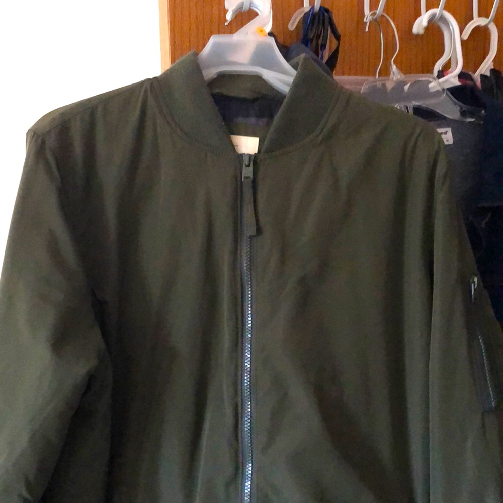 Hollister bomber, size M